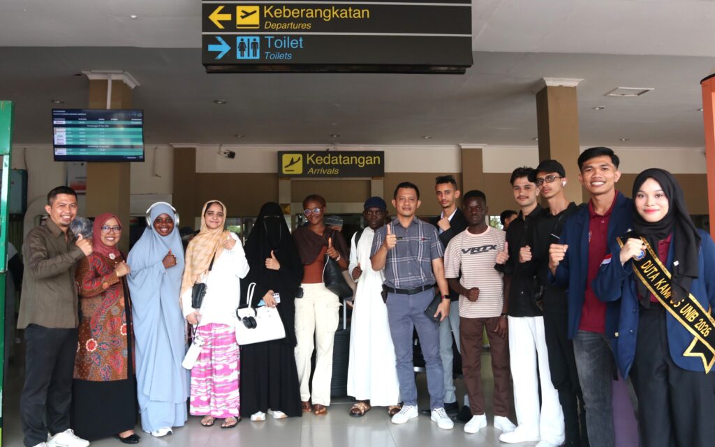 Kedatangan Tahap II, Sembilan Mahasiswa Baru Unib dari Lima Negara Tiba di Bengkulu